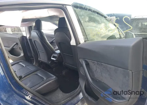 2021 Tesla Model Y Long Range Dual Motor All-Wheel Drive z USA, uszkodzony, nr VIN 5YJYGDEE5MF232904